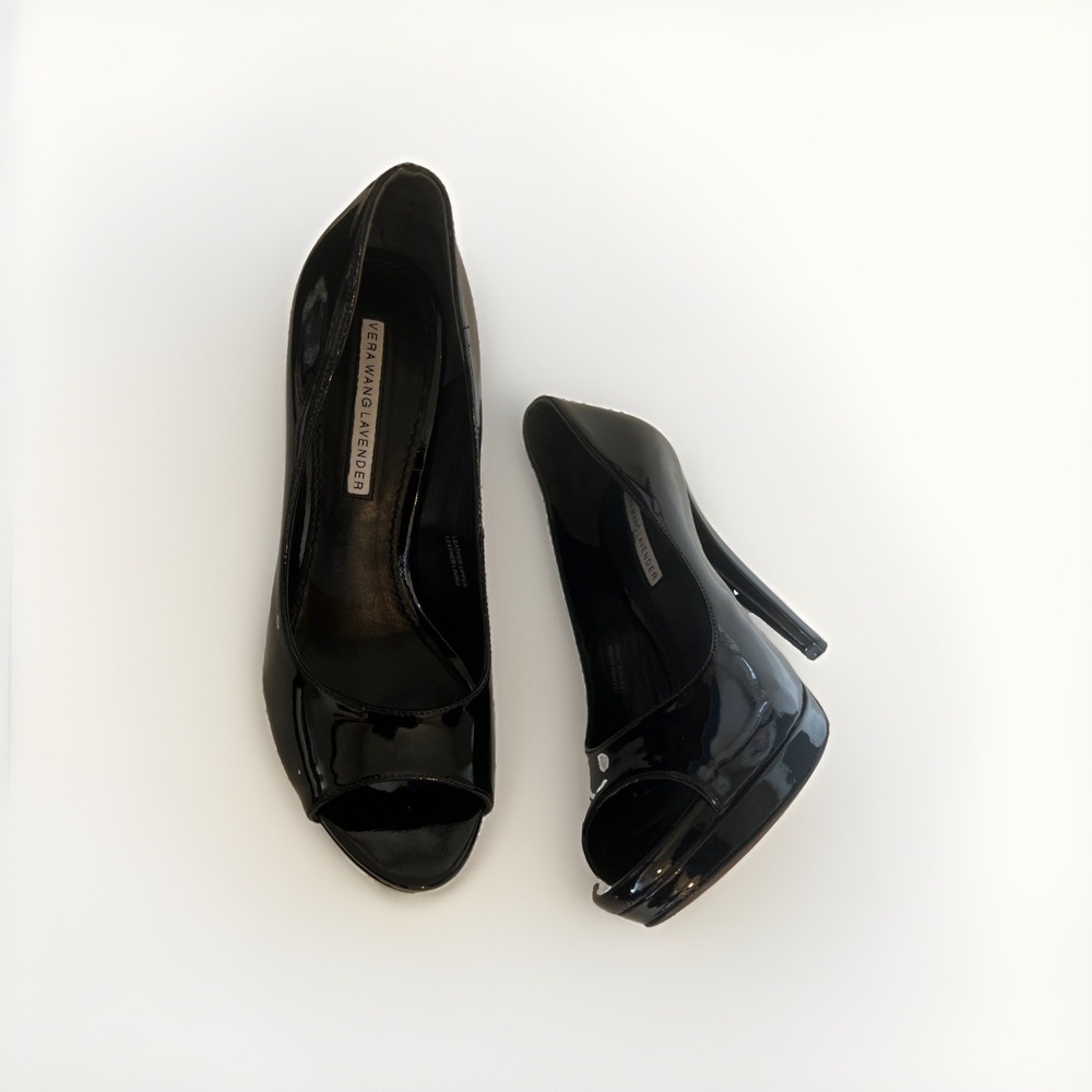 Vera‎ Wang Lavender Women's Size 6M Black Patent Leather Platform Pumps Heels